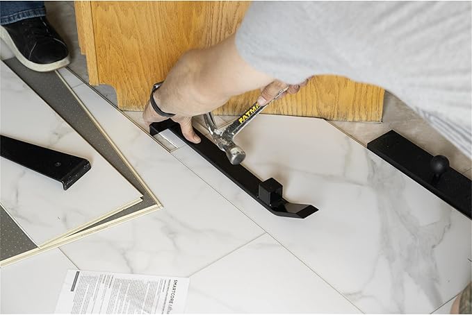 MARSHALLTOWN Professional Heavy Duty Pull Bar and Pry Bar, Easy Hard Flooring Installation, Made in The USA, 712HD