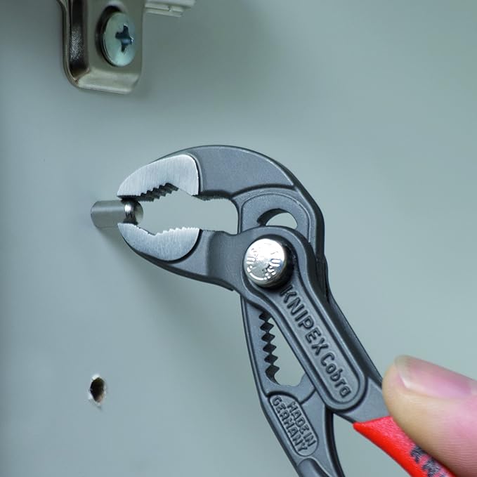 Knipex 8801180 7-Inch Alligator Pliers and 5-Inch Cobra Water Pump Pliers Bundle