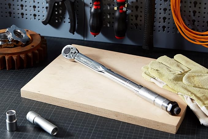 Amazon Basics 3/8-inch Drive Click Torque Wrench - 15-80 ft.-lb, 20.4-108.5 Nm (Pack of 10)