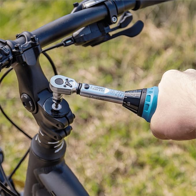 HAZET Torque Wrench 5108-2CT for Bicycles I Output: Square 6.0.12 In 1/4 Inch, Tolerance: 4%, 2.5-4.87 Galbf-Ft, Fine Graduation I Reversible Ratchet, For Bikes I Tool for Road Bikes, 9.13 In