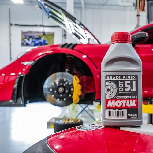 Motul DOT 5.1 Synthetic Brake Fluid – High Performance Non-Silicone Fluid for ABS, ESP & Hydraulic Brake Systems with High Boiling Point Protection – 500ml (2 Pack)