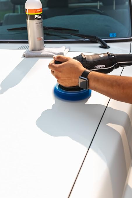 KOCHCHEMIE P6.02 One Cut & Finish - High-Gloss Polishing Compound with Sealant; Remove Scratches and Grindings from Grit Size P2000 and Above with Simultaneous Sealing Effect (1 Liter)