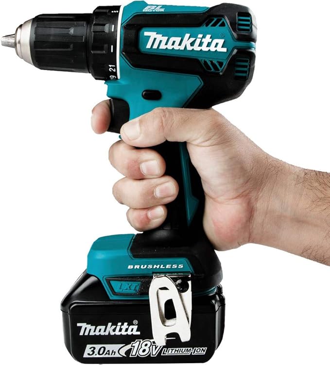 Makita XFD131 18V LXT® Lithium-Ion Brushless Cordless 1/2" Driver-Drill Kit (3.0Ah), Variable Speed