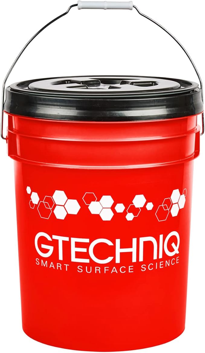 Gtechniq Bucket with Lid 20L | Includes Dirt Trap and Gamma Seal Lid, for Cleaning Car