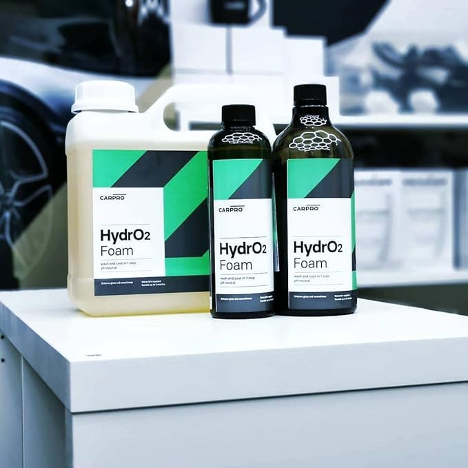 CARPRO HydrO2 Foam Car Wash & High Gloss Sealant in One: 1-Step Car Wash and Coat, Ultra-Hydrophobic Coating - Liter (34oz)