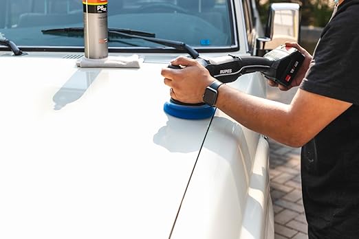 KOCHCHEMIE P6.02 One Cut & Finish - High-Gloss Polishing Compound with Sealant; Remove Scratches and Grindings from Grit Size P2000 and Above with Simultaneous Sealing Effect (1 Liter)