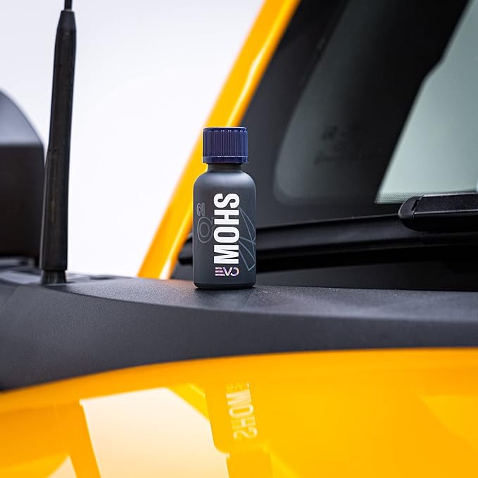 GYEON MOHS Ceramic Coating for Cars | Deep Gloss & 3-Year Protection | DIY Paint Coating Kit for Long-Lasting Shine | Easy Application & Hydrophobic Finish