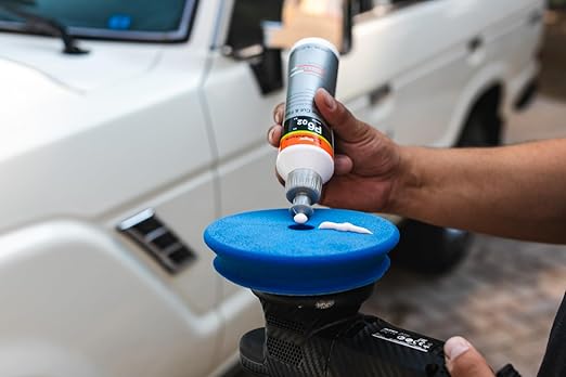 KOCHCHEMIE P6.02 One Cut & Finish - High-Gloss Polishing Compound with Sealant; Remove Scratches and Grindings from Grit Size P2000 and Above with Simultaneous Sealing Effect (1 Liter)