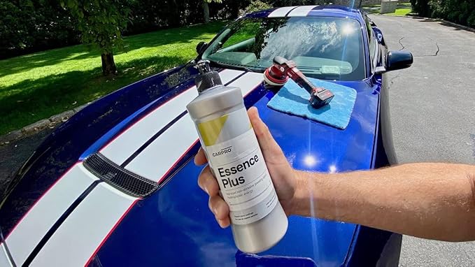 CARPRO Essence PLUS Non-Abrasive Gloss Agent, SiO2, Blend of Ceramic Coat Repair Agents, High Gloss Quartz Resins, and Hydrophobic Nanoparticles For Repairing Durable Ceramic Coatings - 250ml (8oz)