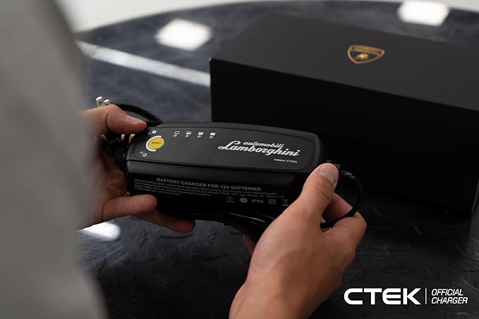 CTEK 4.3 Test & Charge, 12 Volt Fully Automatic Charger with Unique Battery and Alternator Testing, Ideal for Long Term Storage
