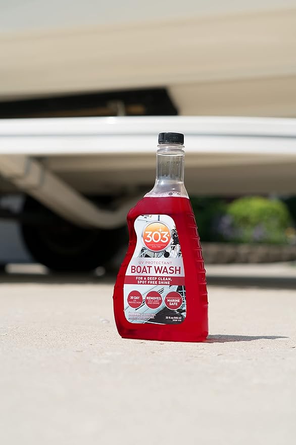 303 Products Marine Boat Wash with UV Protectant - For A Deep Clean, Spot Free Shine - 30 Day UV Protection - Removes Salt, Dirt, And Grime - 32 fl. oz. (30586)