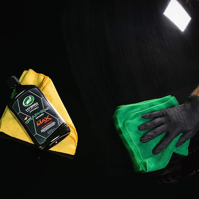 Turtle Wax 53479 Hybrid Solutions Pro to The Max Wax Graphene Liquid Wax, Patent-Pending Advanced Paint Protection, Extreme Gloss High Shine Finish, for Cars Trucks and More, 14 oz. (Pack of 1)