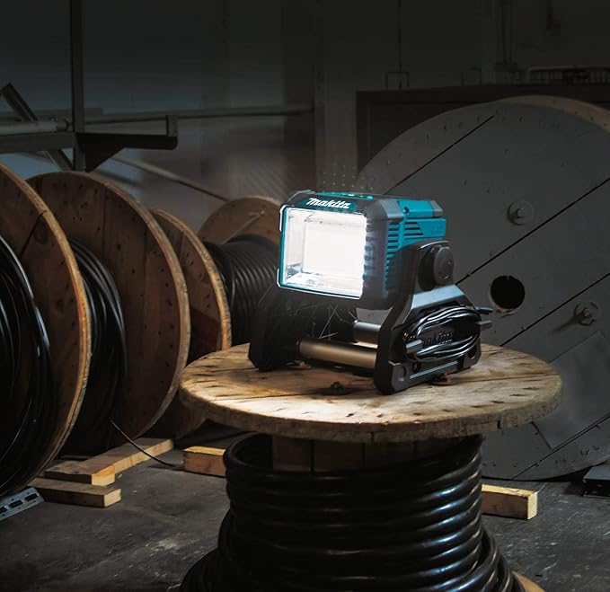 Makita DML811 18V LXT® Lithium-Ion Cordless/Corded Work Light, Light Only