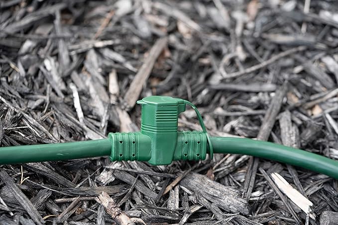 Southwire Outdoor Extension Cord - Durable Medium-Duty Yard & Patio Cable - SJTW Extension - 14 Gauge - 3 Conductor - 3 Outlet - Green - 25 Foot
