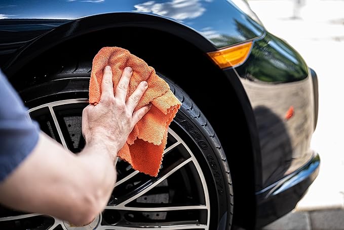 Socar Chemical Glo-Pro Tire Shine, 128 oz, 1 Gallon, High Gloss Tire Dressing, Professional Wet Tire Dressing, Water Repellant, Long Lasting