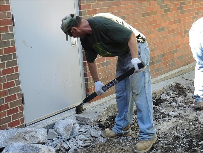 MARSHALLTOWN Big Bad Precast Monster Pry Bar, 5 Inch Long Pry Bar for Construction or Demolition, Made in the USA, 10065