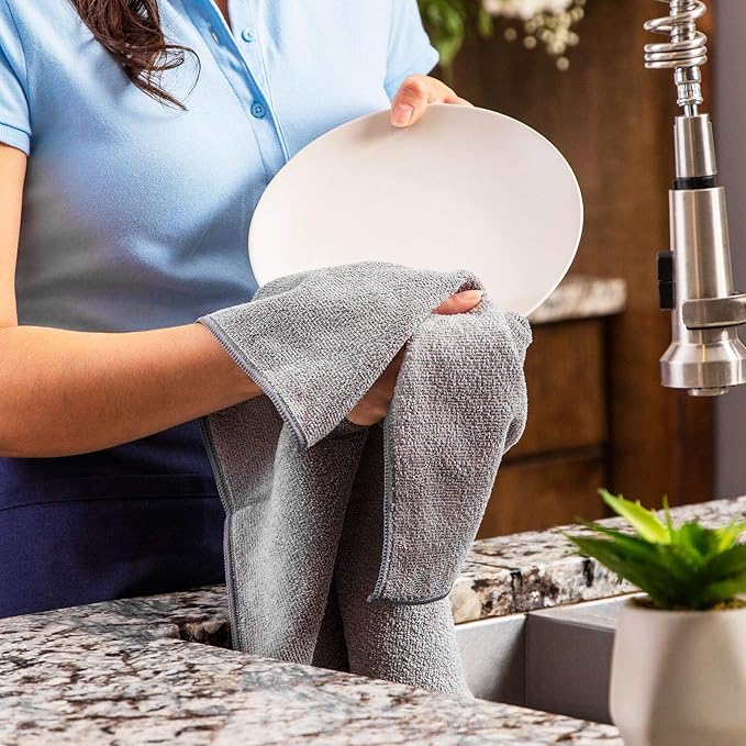 Microfiber Wholesale 16" x 24" Pro Multi Surface Microfiber Towels | Case of 156 | Blue