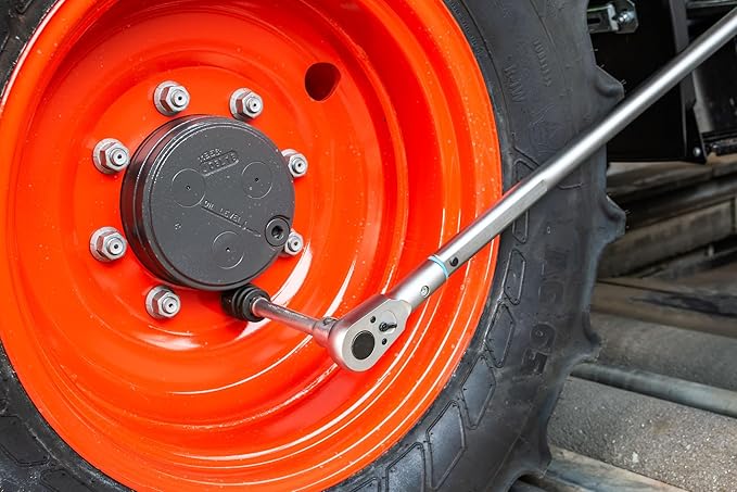 Hazet torque wrench 5145-3CT I Output: square 0.79 in (3/4 inch), tolerance: 3%, 32 teeth (operating angle 11.25 degrees) I User-friendly reversible ratchet for car and bicycle I 20.43 in