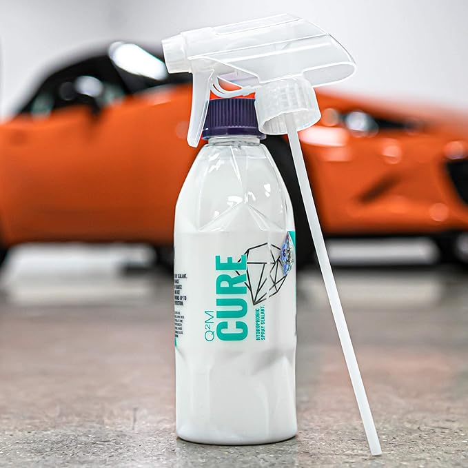 GYEON Cure 500 ml - Hydrophobic Ceramic Spray Sealant - Add Gloss, Slickness, Water Beading, and Silica Protection Immediately to your Cars Paint - Easy to use Ceramic Sealant