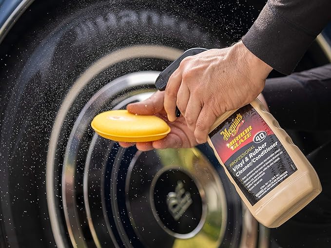Meguiar's Professional Vinyl and Rubber Cleaner Conditioner M4016 - Pro-Grade for Interior and Exterior, Screens out UV Rays while Leaving Behind a Natural Sheen, 16 Oz